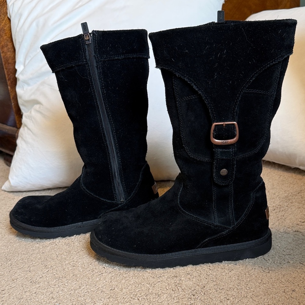 UGG Black Women's Winter Boots- SZ 6 kids/Womens 8